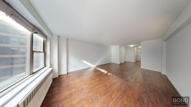 420 E 55th St in New York, NY - Foto de edificio - Building Photo
