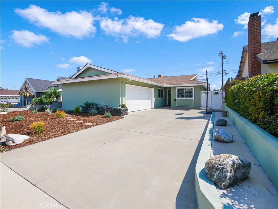 847 Millmark Grove St. in San Pedro, CA - Building Photo