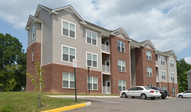 Westmont Apartments in Roanoke, VA - Foto de edificio - Building Photo