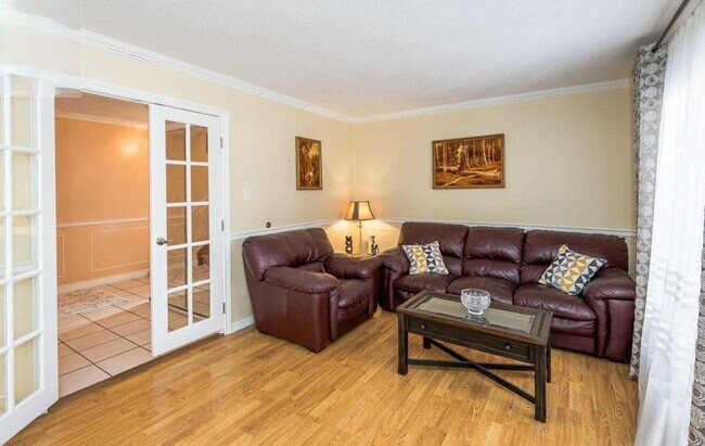 1124 Highgate Pl in Mississauga, ON - Building Photo - Building Photo