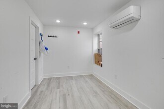 212 Catharine St in Philadelphia, PA - Building Photo - Building Photo