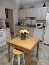 5810 Battery Dr in Greensboro, NC - Foto de edificio - Building Photo