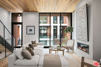 610 S Van Ness Ave in Los Angeles, CA - Building Photo - Building Photo