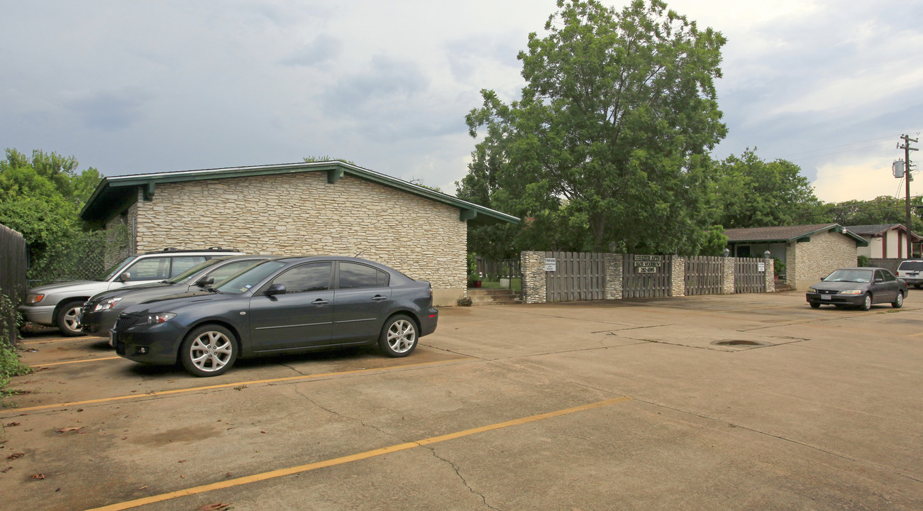 Woodrow Apartments in Austin, TX - Building Photo