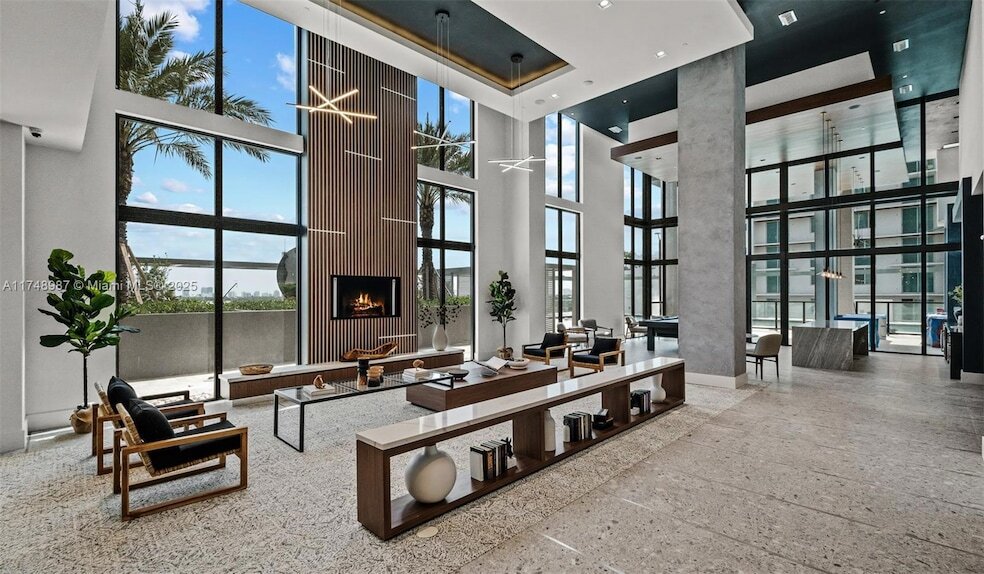 555 NE 8th St, Unit 0506 in Fort Lauderdale, FL - Building Photo