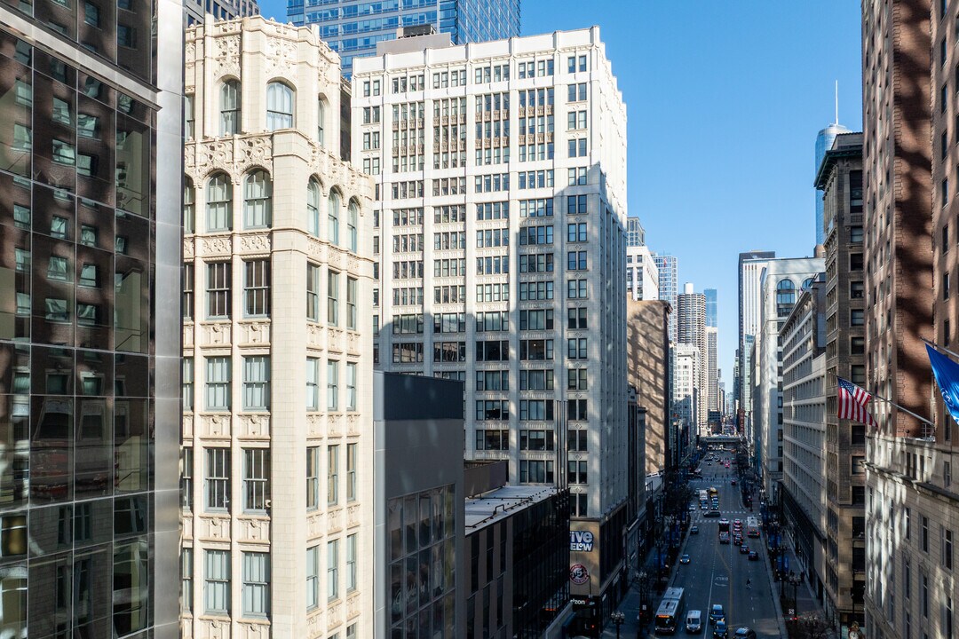 Metropolis in Chicago, IL - Building Photo