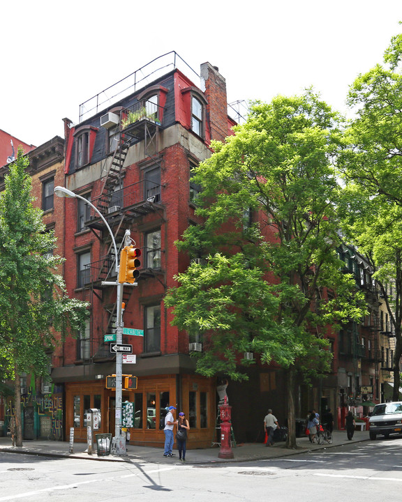 176 Elizabeth St in New York, NY - Foto de edificio