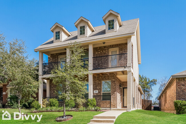 209 Riverdell North Mews in Lancaster, TX - Foto de edificio - Building Photo