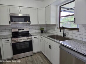 510 Brickell St SE in Palm Bay, FL - Building Photo - Building Photo