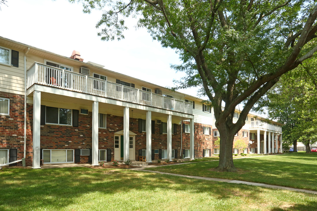 Eastlawn Arms Apartments Photo