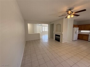 831 Sleepy Moon Ave in Henderson, NV - Building Photo - Building Photo
