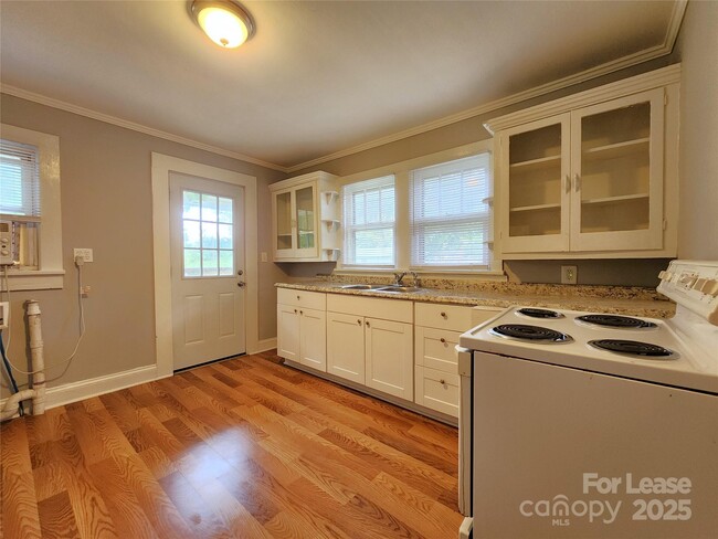 property at 816 S Ridge Ave