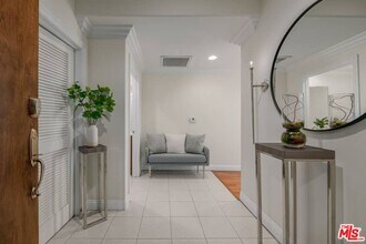 10617 Eastborne Ave in Los Angeles, CA - Building Photo - Building Photo