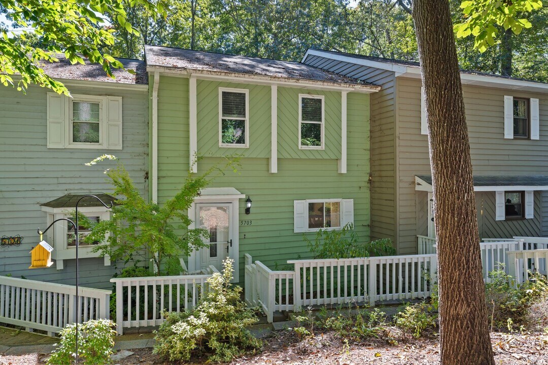 5703 3 Oaks Dr in Raleigh, NC - Building Photo