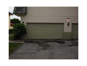 8840 NW 30th St, Unit 9-2 in Coral Springs, FL - Foto de edificio - Building Photo