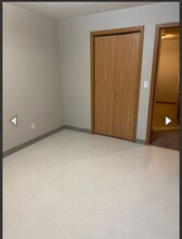 631 Donna Dr-Unit -631-3 in Rockford, IL - Building Photo - Building Photo