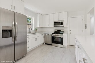 512 Ida Ct in Mount Prospect, IL - Building Photo - Building Photo