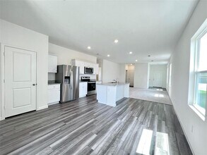 680 Amesbury Rd in Montgomery, TX - Building Photo - Building Photo