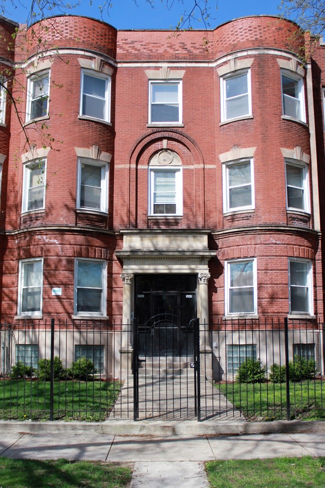 5648 S Calumet Ave in Chicago, IL - Foto de edificio - Building Photo