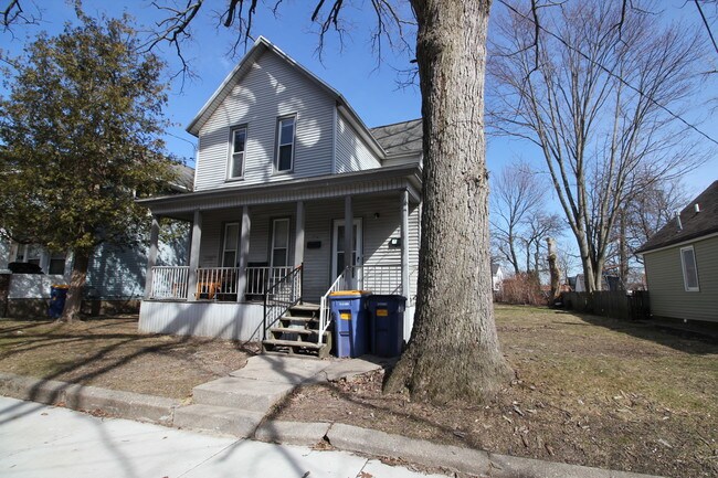 property at 744 Oakland Ave SW