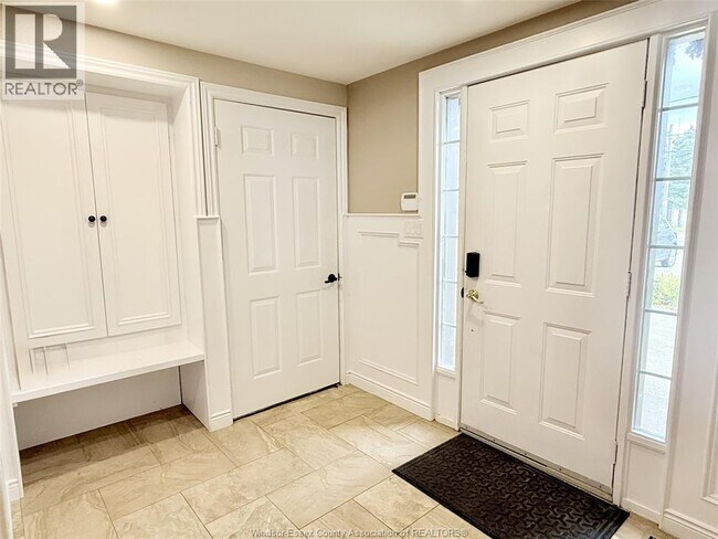 2313 Lesperance Rd in Windsor, ON - Building Photo - Building Photo