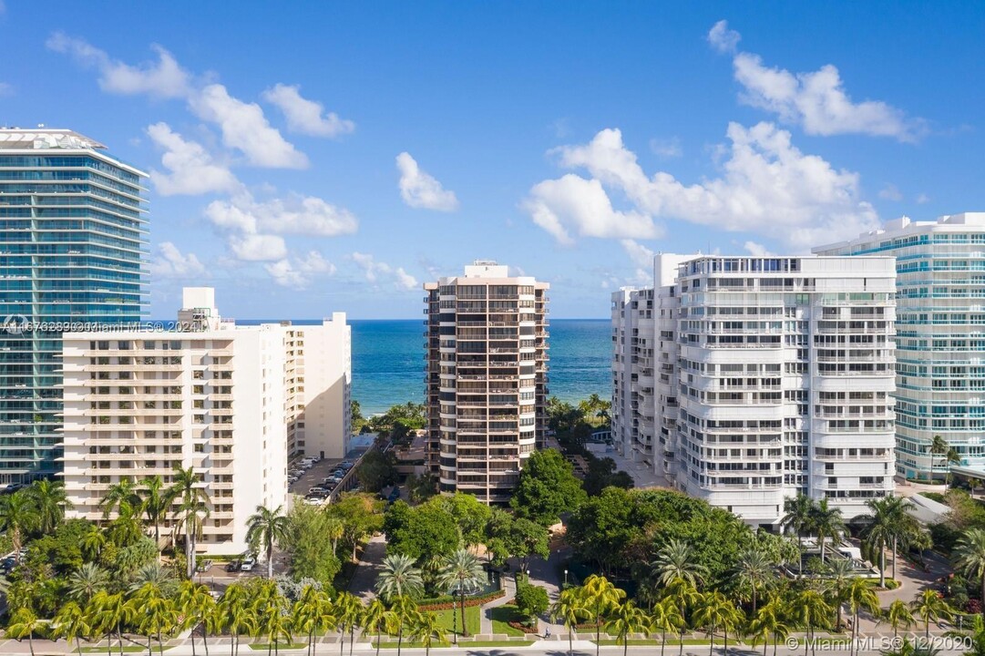 10175 Collins Ave in Bal Harbour, FL - Building Photo