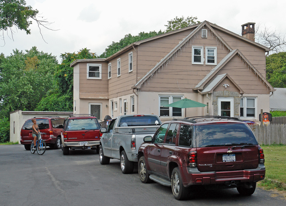 375-377 Long Island Ave in Medford, NY - Foto de edificio