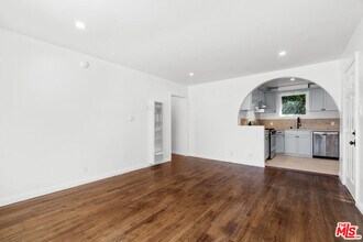 616 Sunset Ave in Los Angeles, CA - Building Photo - Building Photo