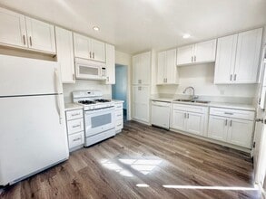 6108-6108 Nancy Dr in La Mesa, CA - Building Photo - Building Photo