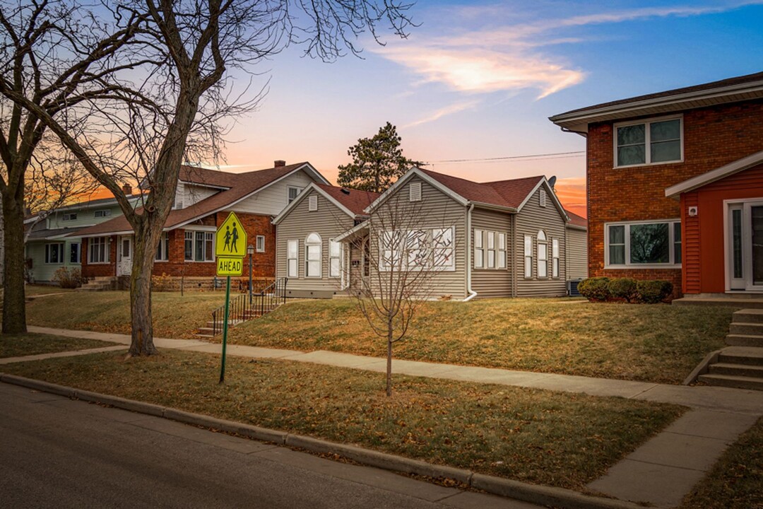 2131 Main St in La crosse, WI - Building Photo