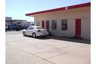 912 West Second Street Apartments in Winslow, AZ - Building Photo - Building Photo