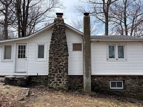 42 Woodland Cir S in Monroe, NY - Building Photo - Building Photo