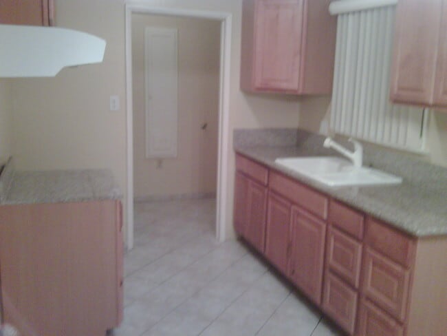 1418 Ocean Park Blvd, Unit 1418 ocean Park in Santa Monica, CA - Building Photo - Building Photo