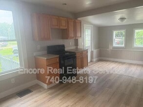 105 S Monroe St in Mount Vernon, OH - Building Photo - Building Photo