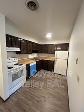 1500 W Market St in Akron, OH - Building Photo - Building Photo