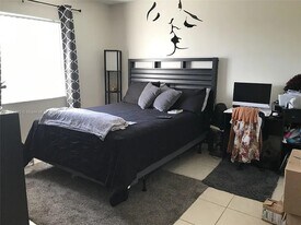 8260 SW 210th St, Unit 311 in Cutler Bay, FL - Building Photo