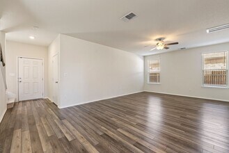 420 Bella Luna Way in Liberty Hill, TX - Building Photo - Building Photo