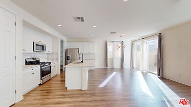 9241 N Lamia Ct in Los Angeles, CA - Building Photo - Building Photo