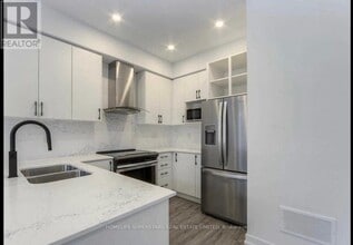 70 Dalhousie St in Vaughan, ON - Building Photo - Building Photo