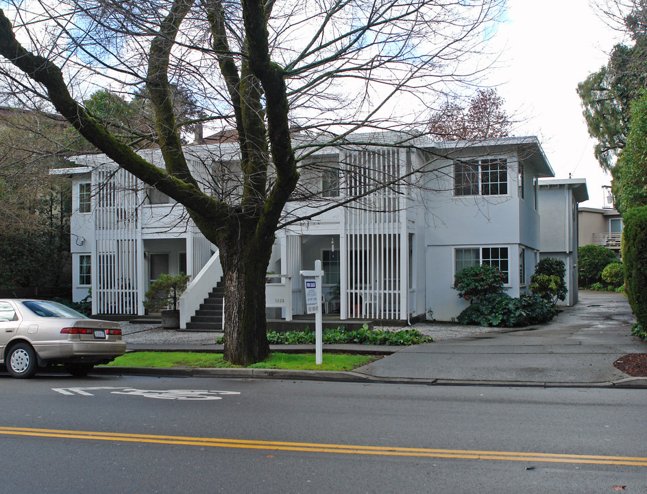 1223 Grand Ave in San Rafael, CA - Foto de edificio