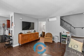 5402 Balboa Arms Dr in San Diego, CA - Building Photo - Building Photo