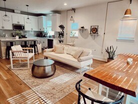 710 Gwen St, Unit A in Tallahassee, FL - Building Photo