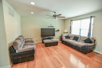 306 4th Ave in Lansdowne, MD - Building Photo - Building Photo
