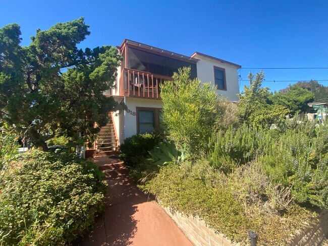 property at 1918 Carmelina Dr.