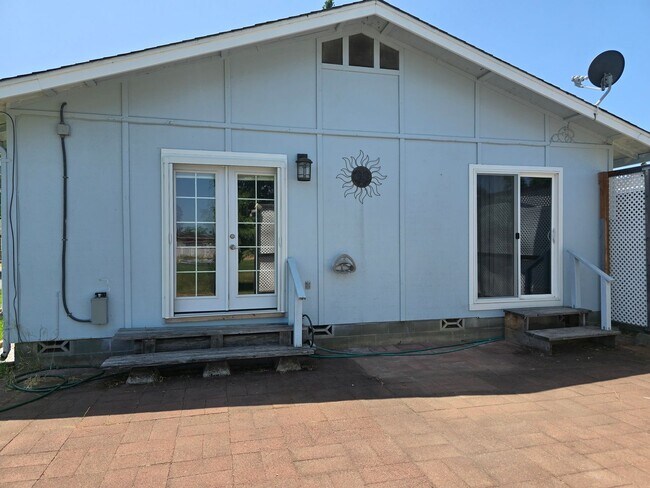 2368 Redwood Ave in Grants Pass, OR - Building Photo - Building Photo