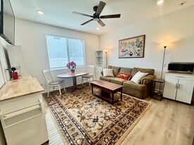 283 Hadley Wy in Oceanside, CA - Building Photo