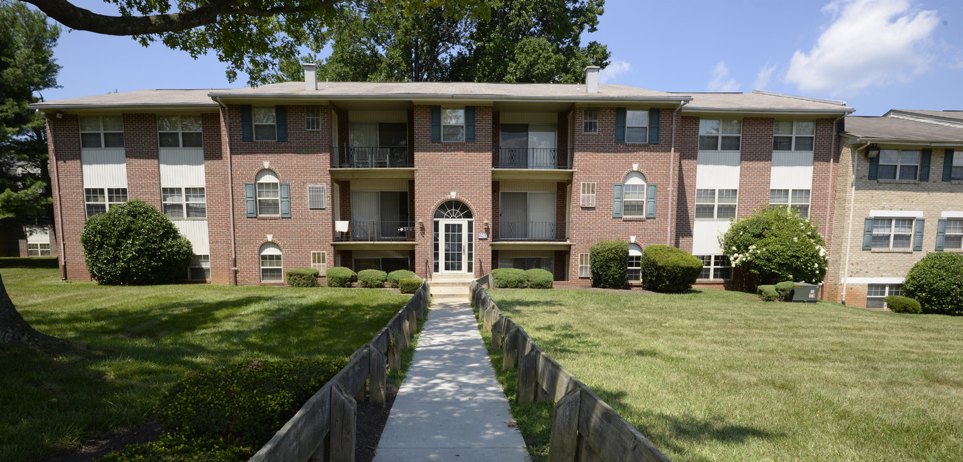 Woodridge Apartments in Randallstown, MD - Building Photo