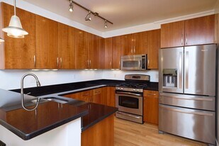 24 Bay State Rd in Cambridge, MA - Building Photo