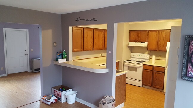128 Mayo Rd, Unit F in Hampden, ME - Building Photo - Building Photo