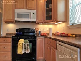 20 Radcliffe Rd, Unit 1 in Somerville, MA - Building Photo